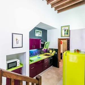 Cómodo Y Moderno A 3 Minutos De La Catedral Apartamento